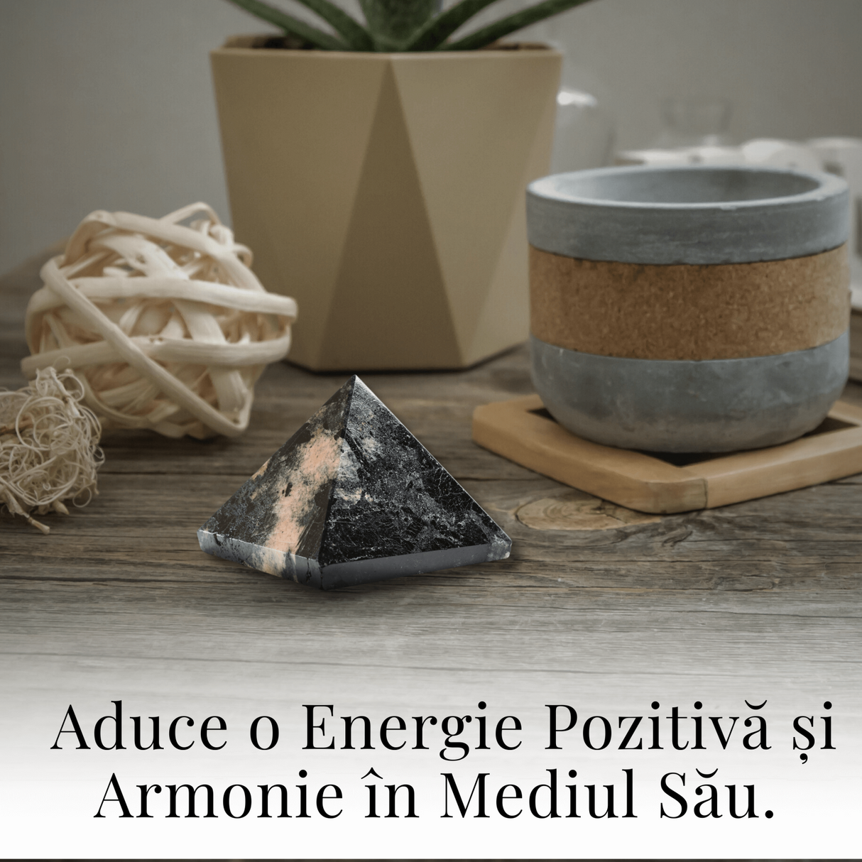 Piramida Sculptata Manual 60mm din Piatra de Turmalina Neagra cu Rutil Naturala