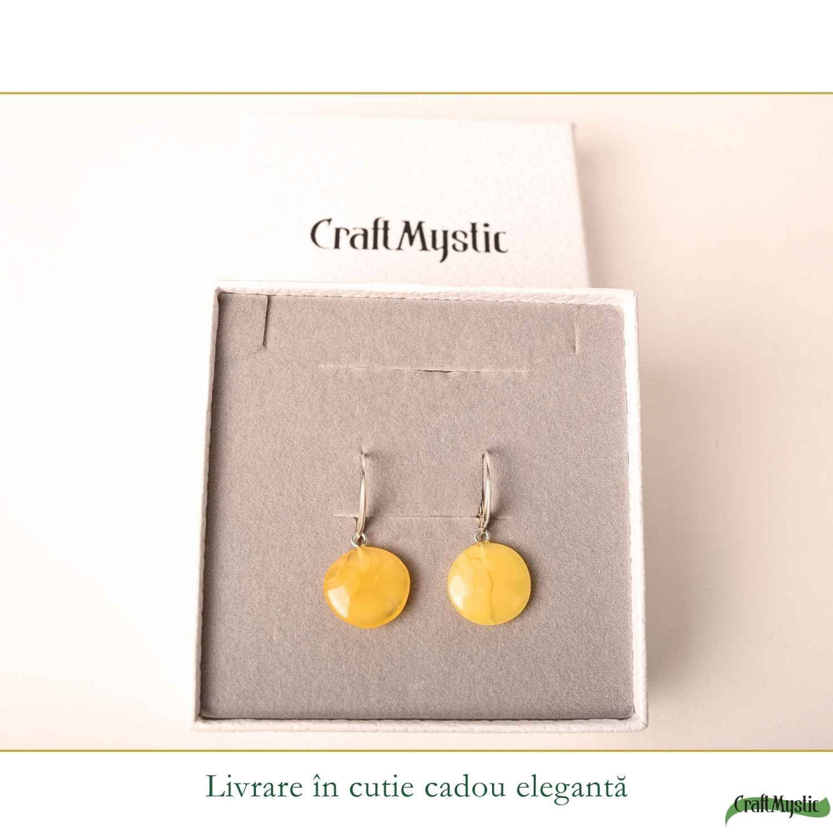 Cercei Argint 925 cu Chihlimbar Galben Rotund – Energie Pozitiva si Eleganta Calda