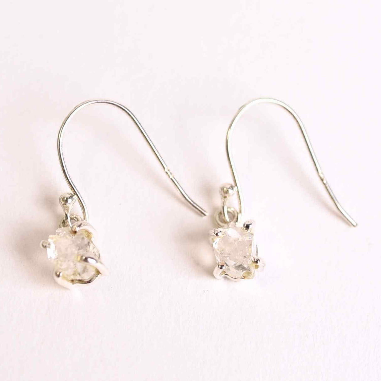 Cercei Argint 925 cu Herkimer Diamond Brut - Claritate si Protectie