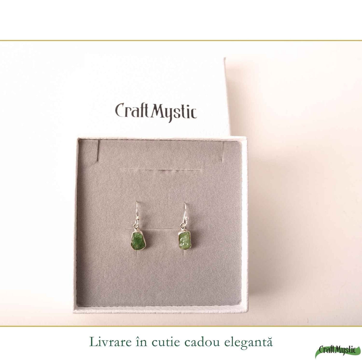 Cercei Argint 925 cu Smarald Brut Natural – Eleganta si Energie a Inimii