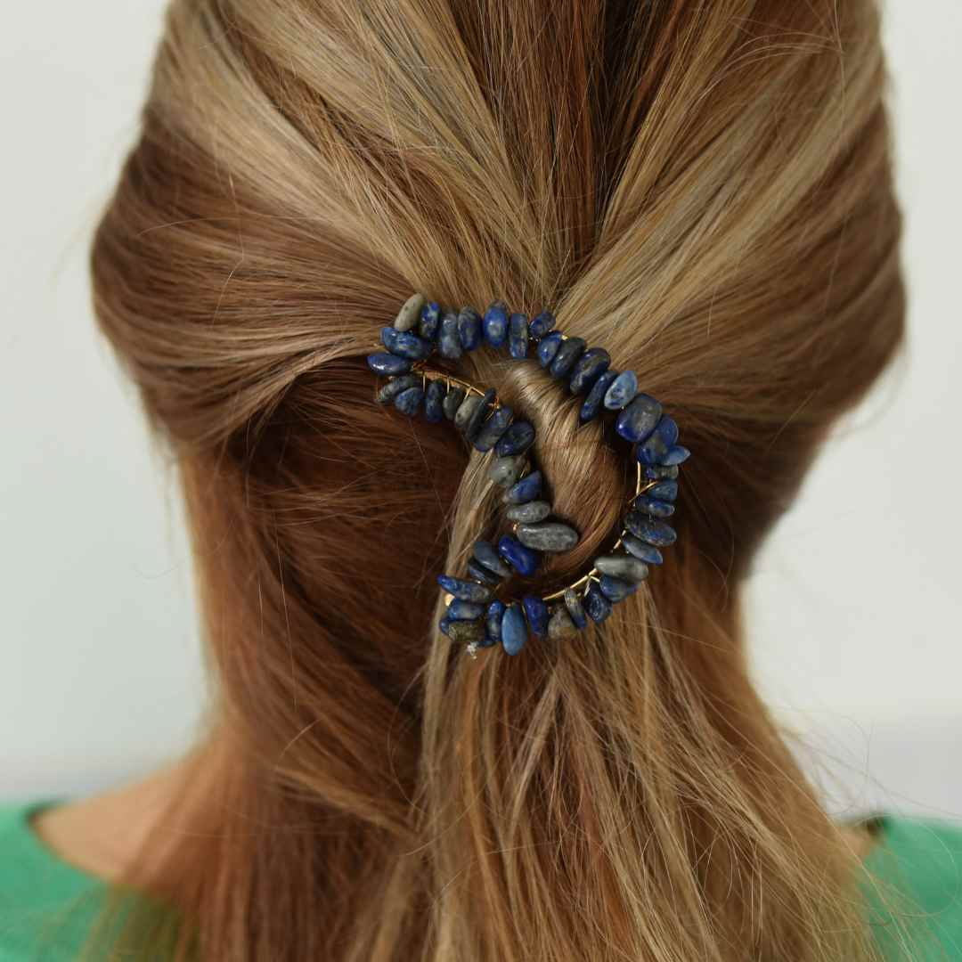 Clame pentru par in forma de semiluna cu piatra naturala semipretioasa Lapis Lazuli pentru un look chic si vibratii pozitive
