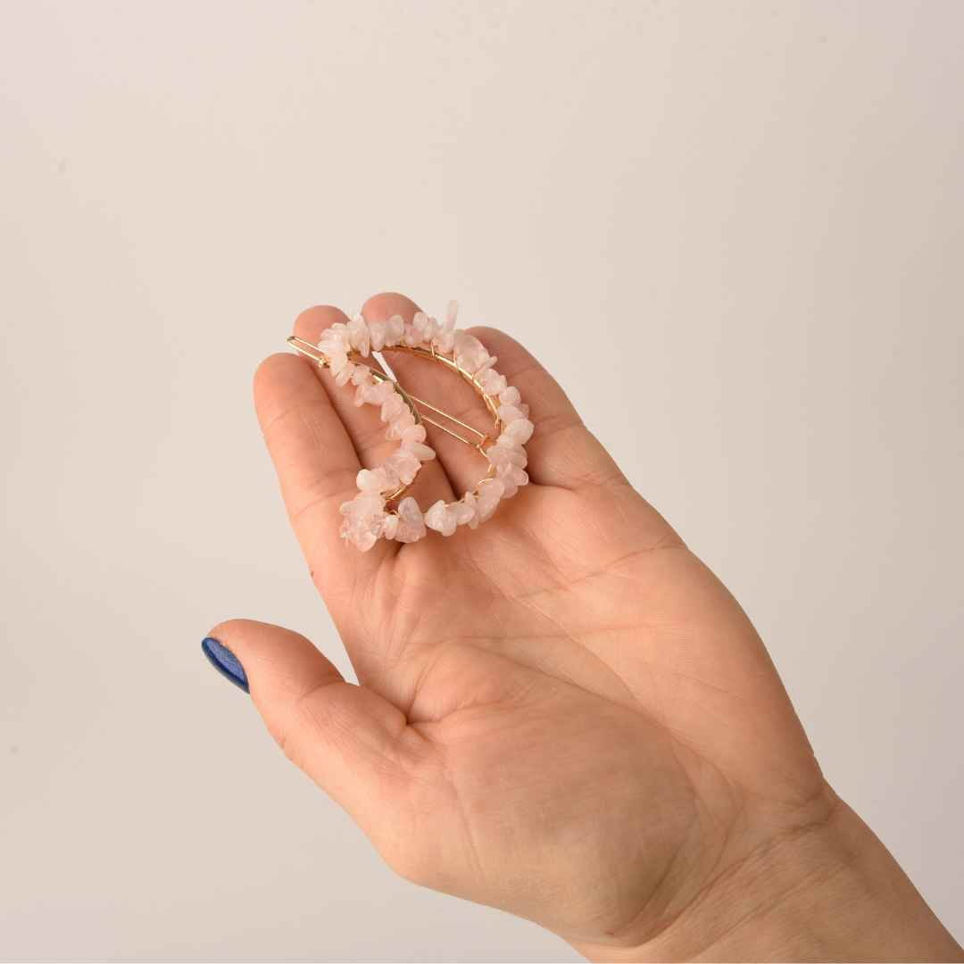 Clame pentru par in forma de semiluna cu piatra naturala semipretioasa Cuart galben pentru un look chic si vibratii pozitive