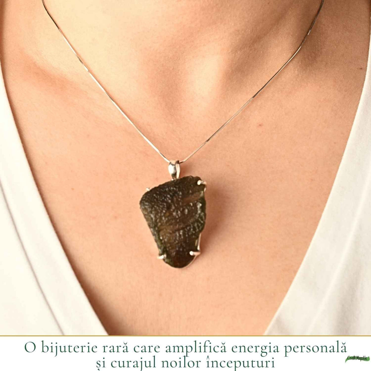 Colier Argint 925 cu Moldavit Brut Natural – Energie si Transformare Interioara