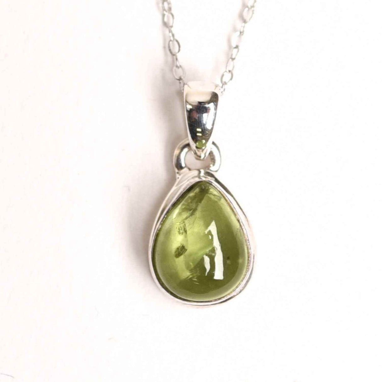Colier Argint 925 cu Peridot Natural in Forma de Lacrima - Lumina, Vindecare si Armonie Interioara