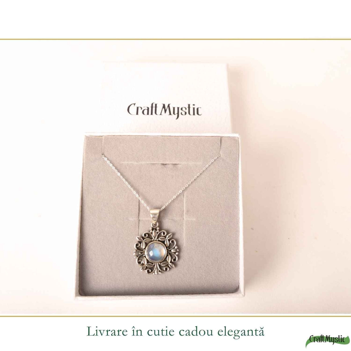 Colier Argint 925 cu Piatra Lunii Floare – Feminitate si Echilibru Interior