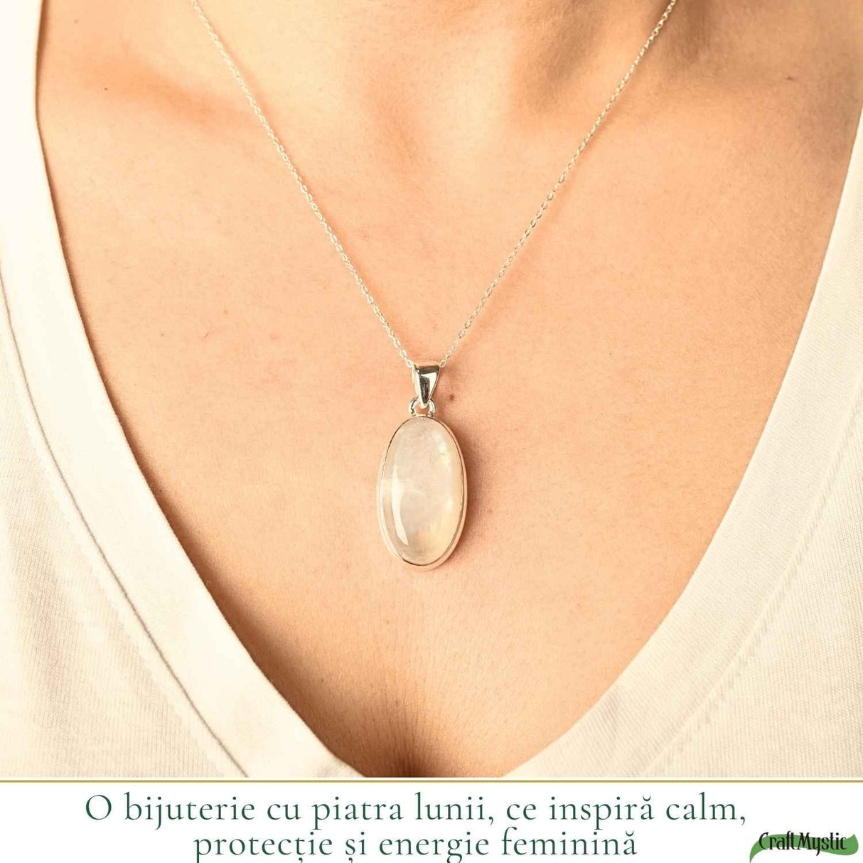 Colier Argint 925 cu Piatra Lunii Ovala – Intuitie si Echilibru Interior