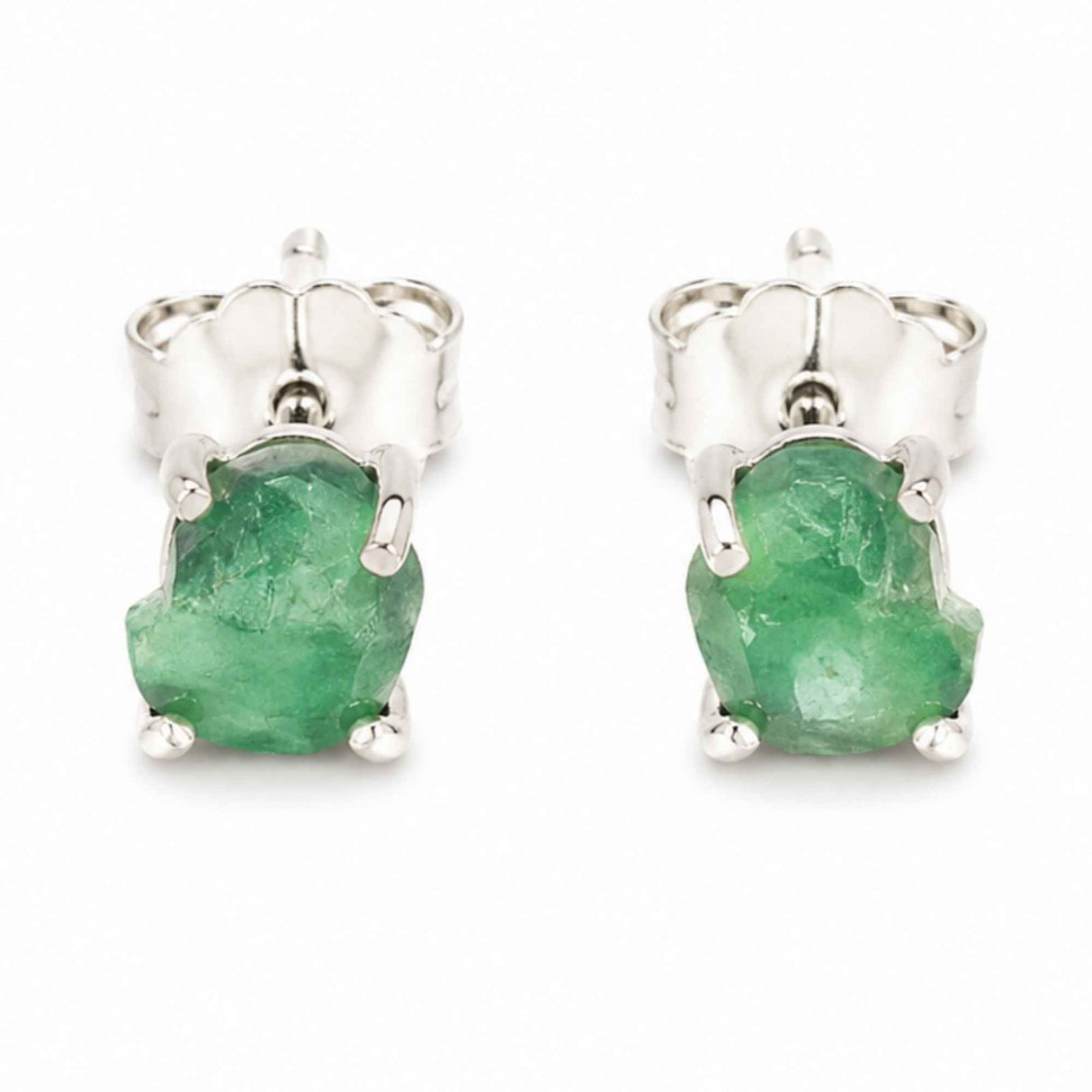 Cercei Argint 925 cu Smarald Brut Natural – Energie Verde si Eleganta Autentica