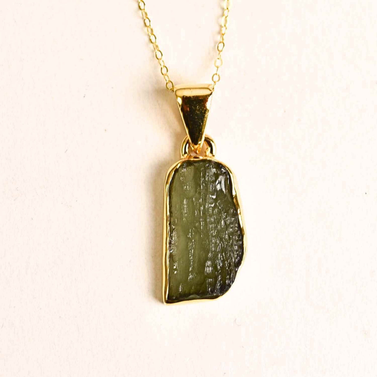 Colier Argint 925 placat cu aur 18k cu Moldavit natural brut 2.31 g - talisman de transformare