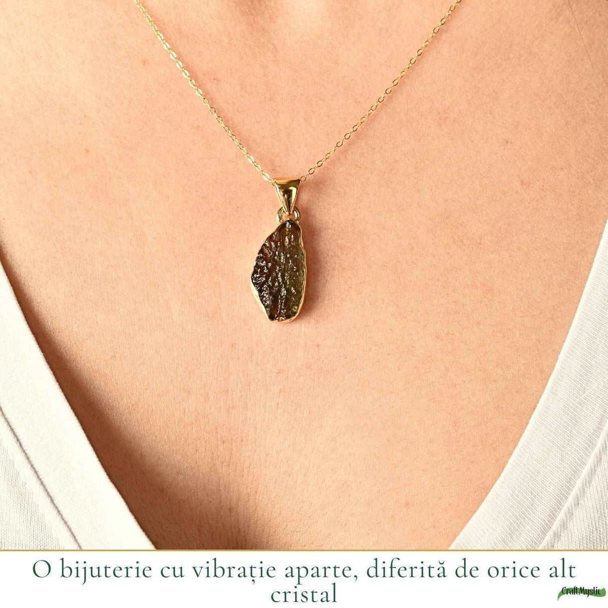 Colier Moldavit Brut Neuniform si Argint 925 Placat cu Aur 18k – Claritate si Transformare Profunda