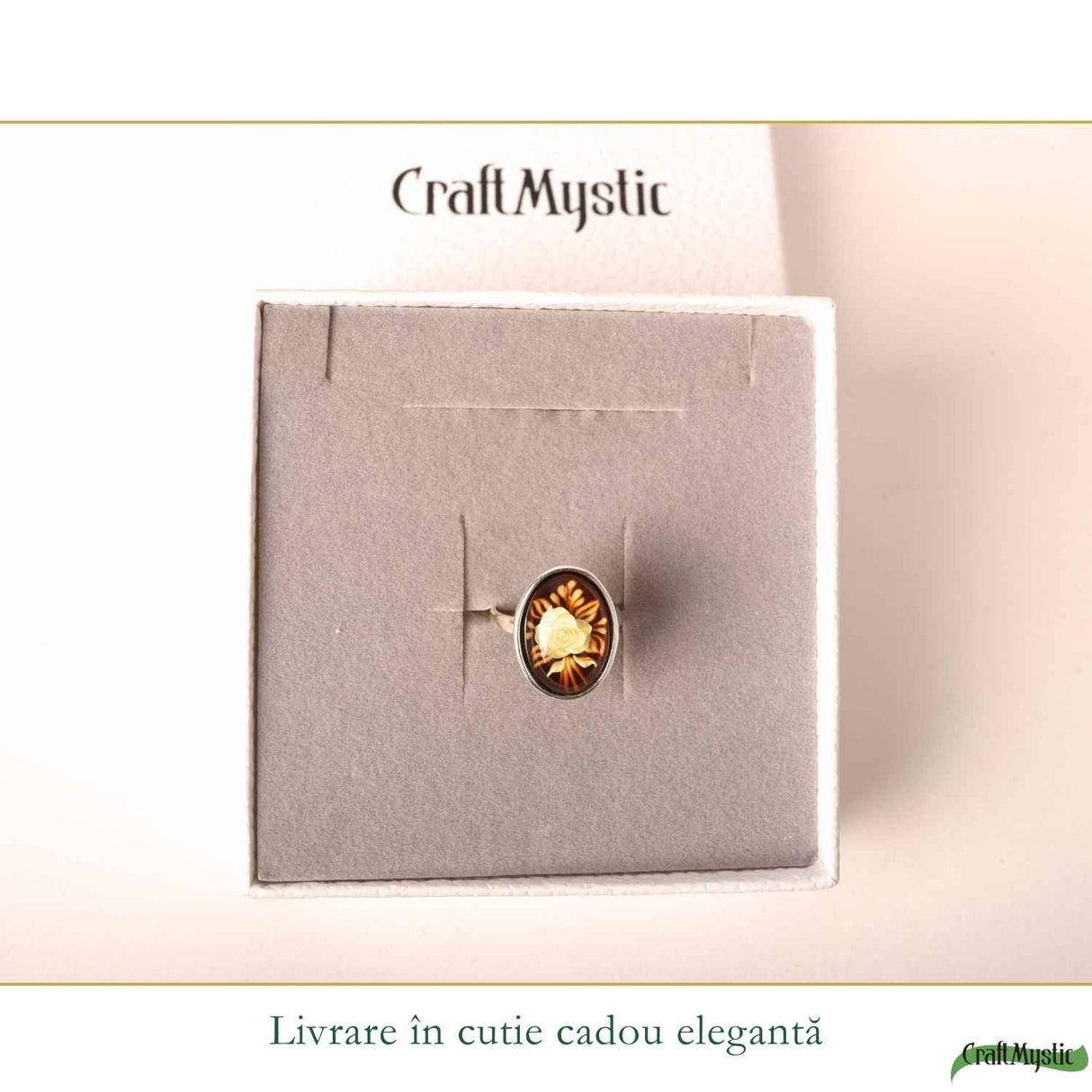 Inel Argint 925 cu Chihlimbar Verde Oval si Trandafir sculptat– Eleganta si Energie Naturala