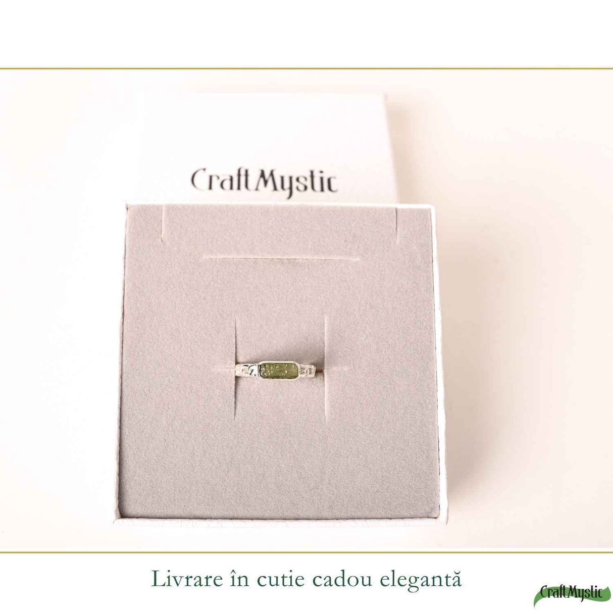 Inel Argint 925 cu Moldavit Brut Dreptunghiular – Claritate si Transformare