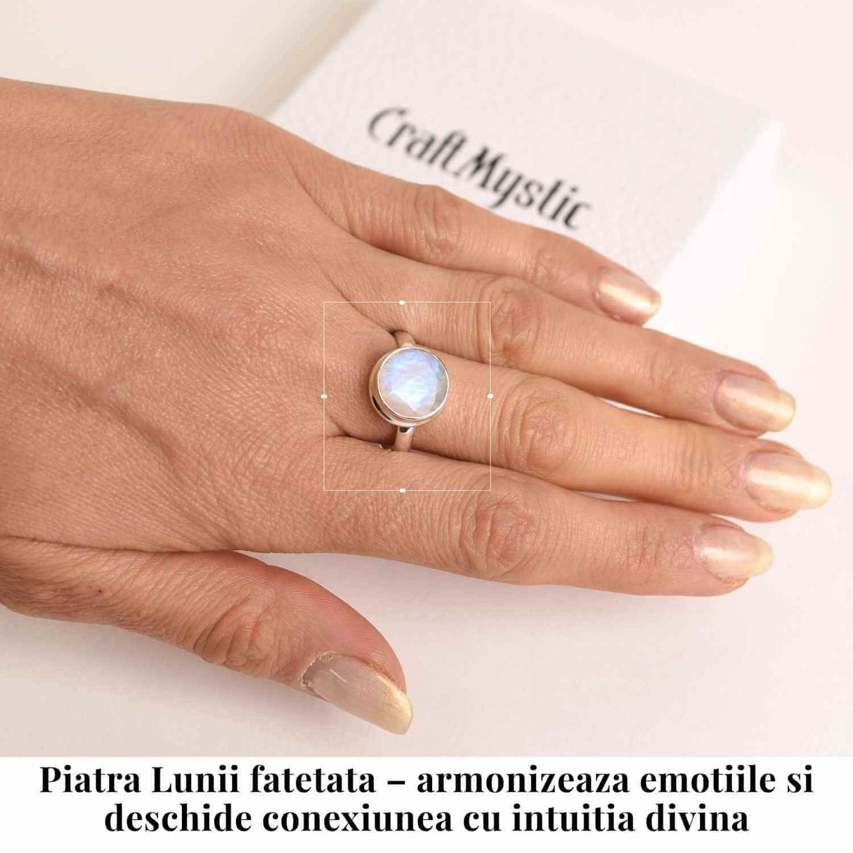 Inel Argint 925 cu Piatra Lunii Fatetata Rotunda - Claritate Emotionala si Energie Feminina