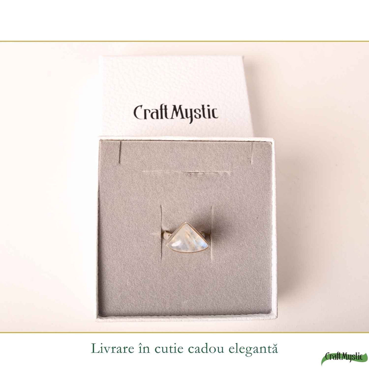 Inel Argint 925 cu Piatra Lunii Triunghi – Intuite si Feminitate Delicata