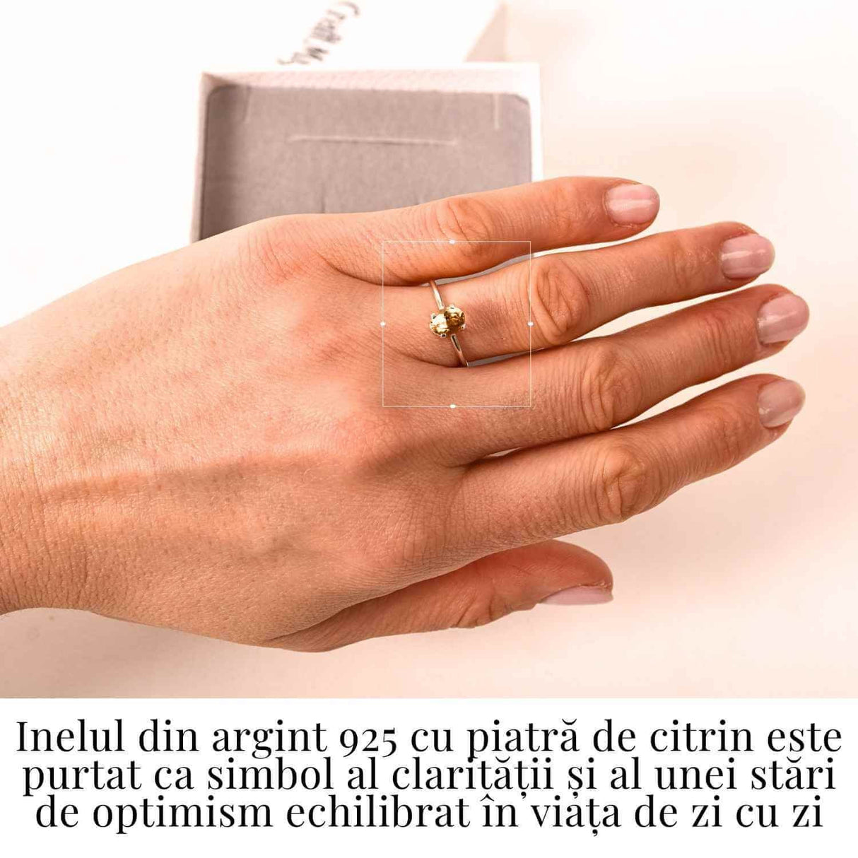 Inel reglabil din argint 925 cu citrin fatetat, o bijuterie care aduce lumina si claritate in ritmul zilnic