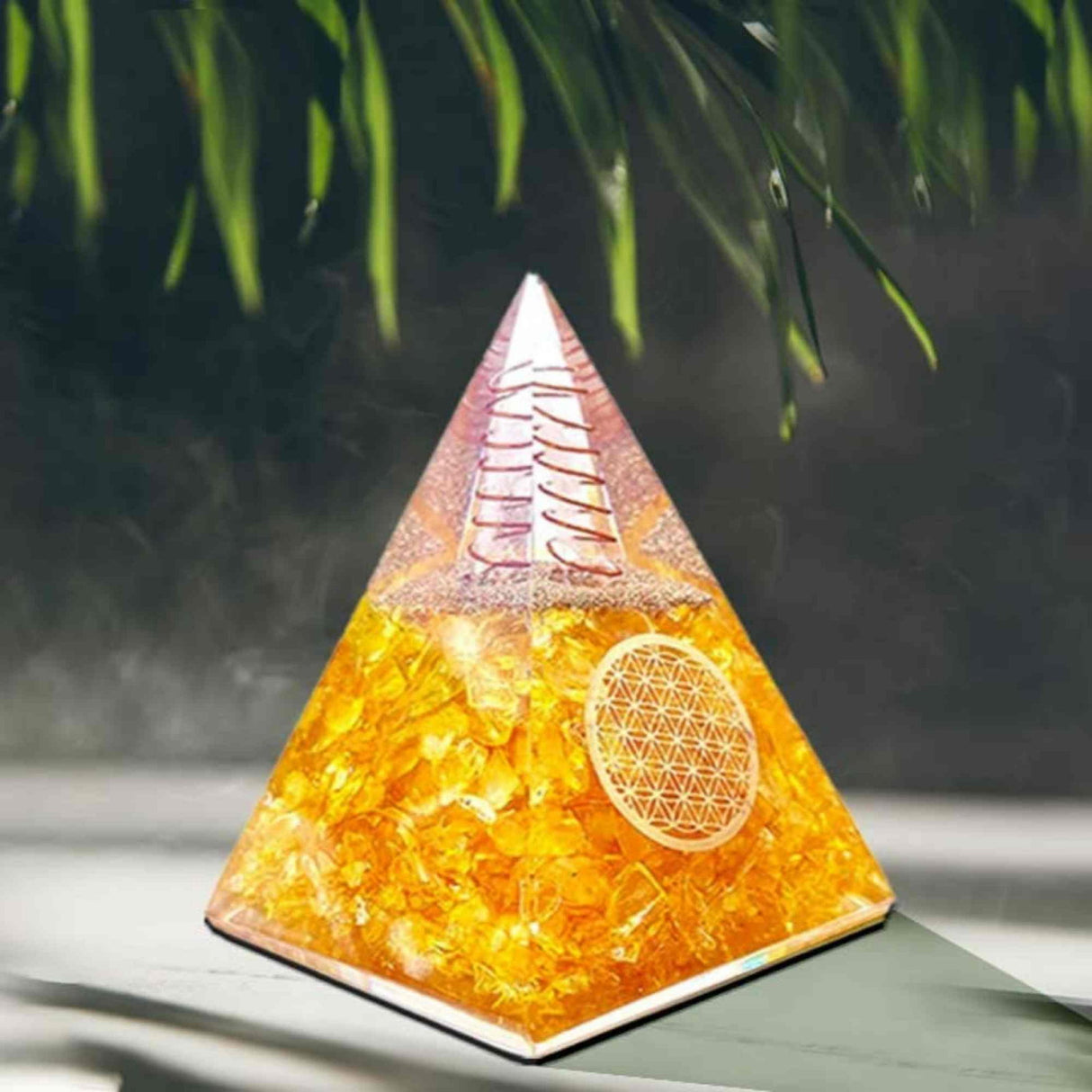 Piramida Orgonica cu Citrin si simbolul floarea vietii 8 cm - pentru intelepciune, bogatie si succes
