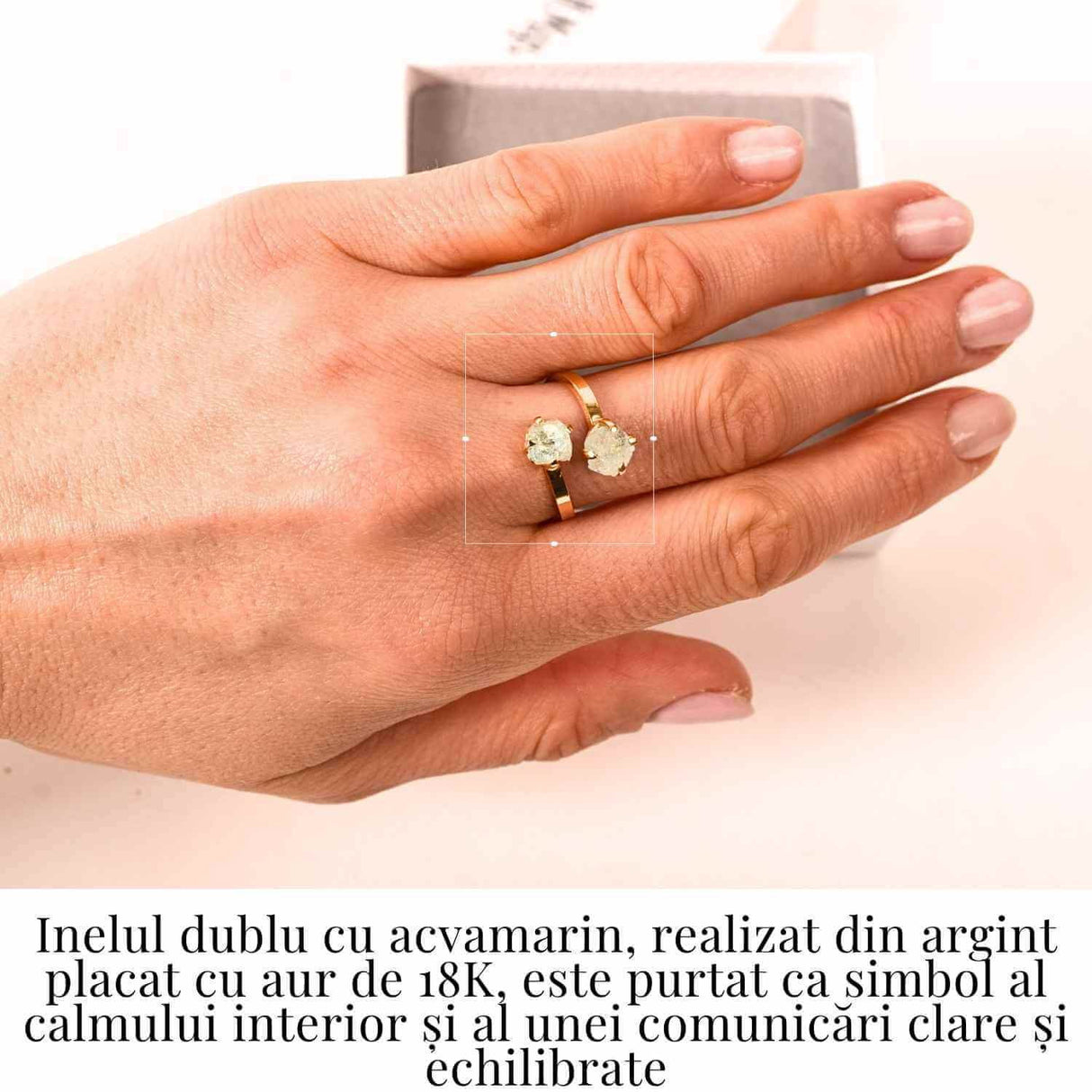 Inel reglabil din argint 925 placat cu aur de 18k cu acvamarin brut care aduce calm, claritate si o prezenta linistitoare