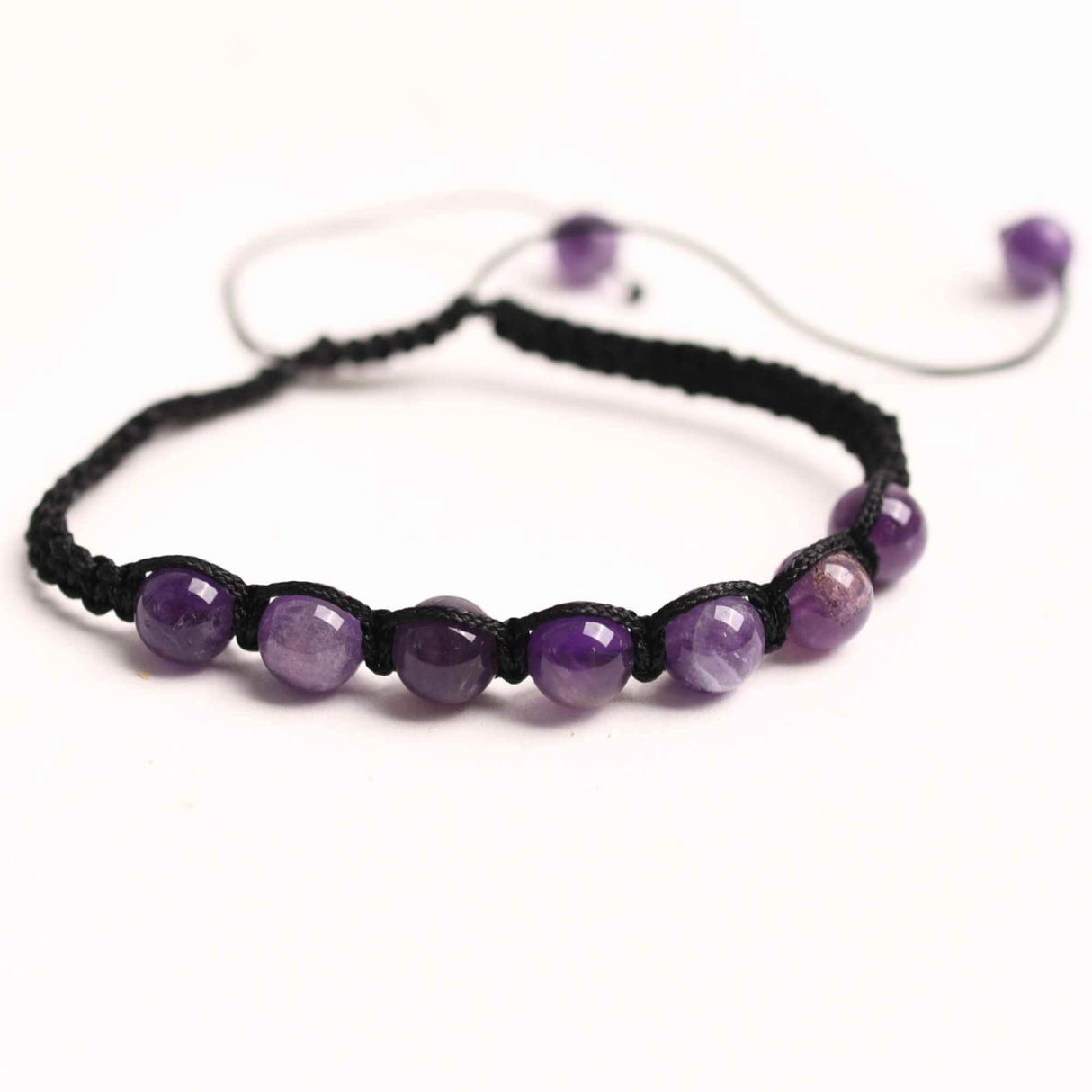 Bratara Handmade Reglabila cu Margele 6mm Rotunde de Ametist si Ciucuri Macrame