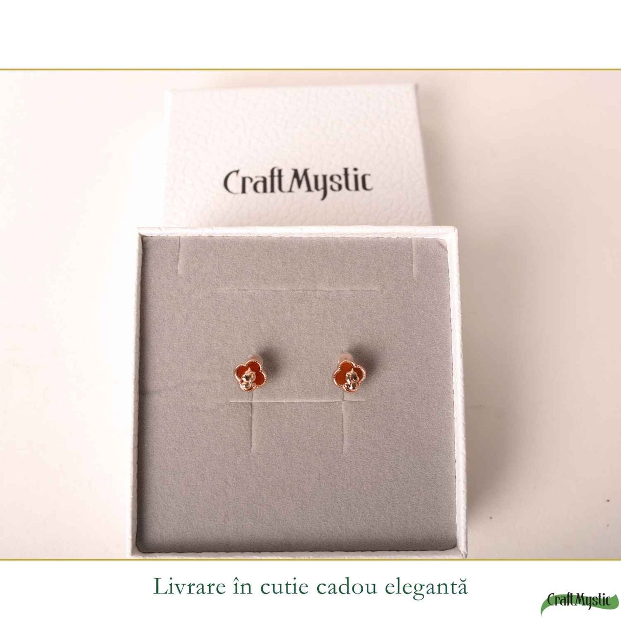 Cercei Argint 925 cu Agat Rosu Natural in Forma de Trifoi si Calut – Noroc, Curaj si Eleganta