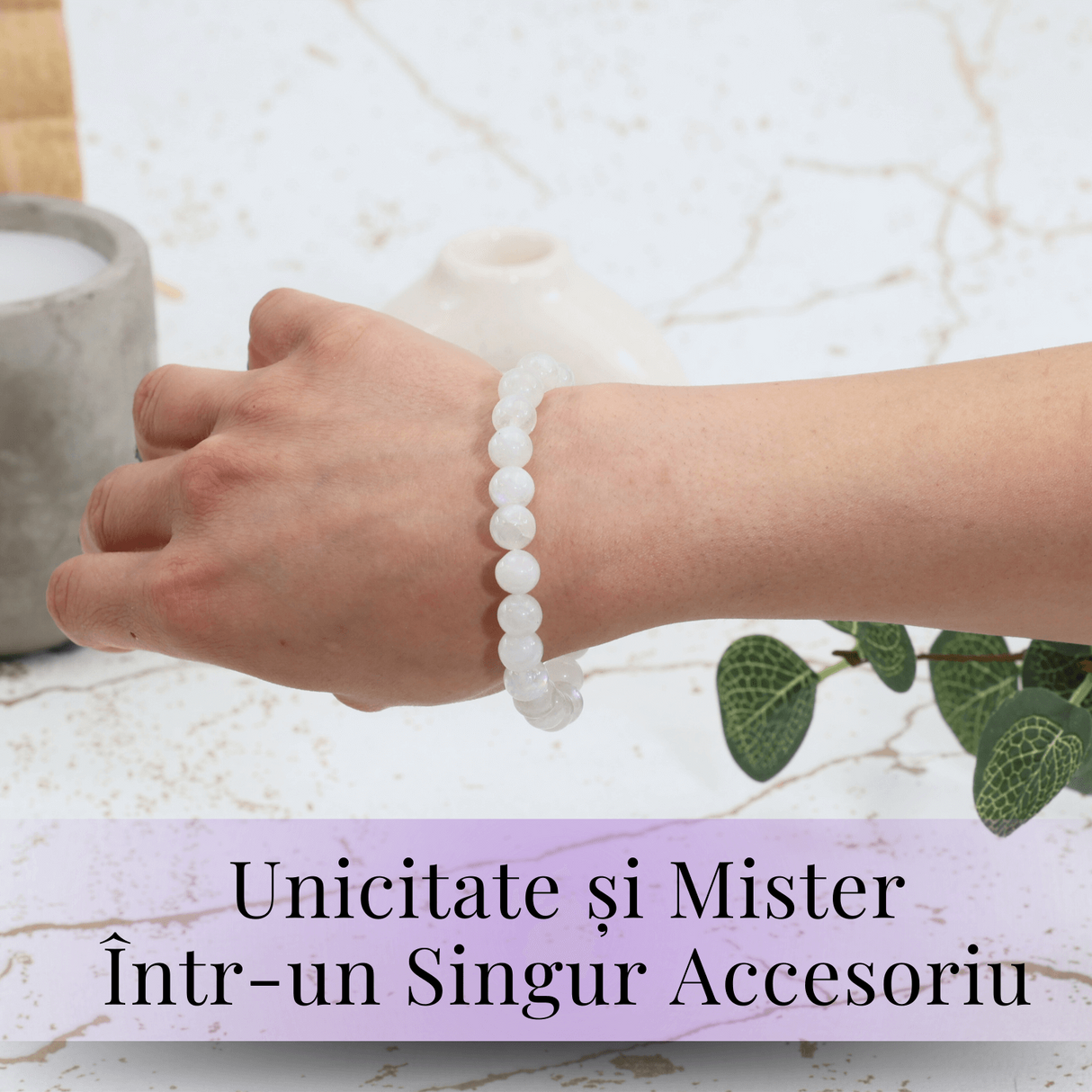 Bratara Elastica cu Margele 8mm din Piatra Lunii Curcubeu - Magie si Femininitate