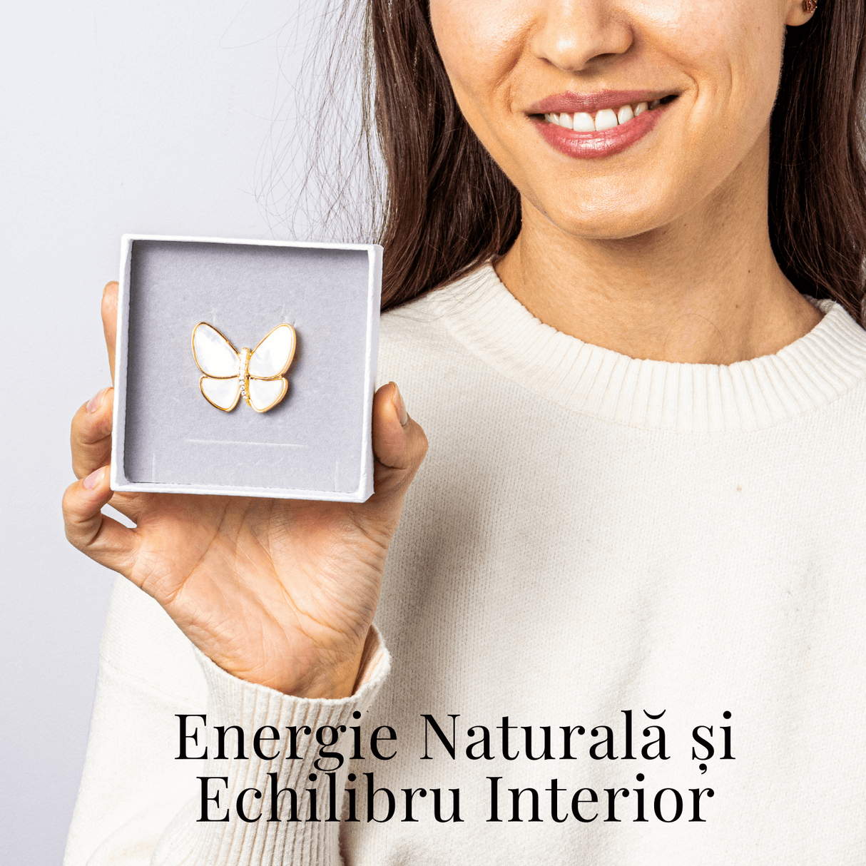 Brosa Fluturas cu Scoica Naturala si Cupru - Eleganta si Energie Pozitiva