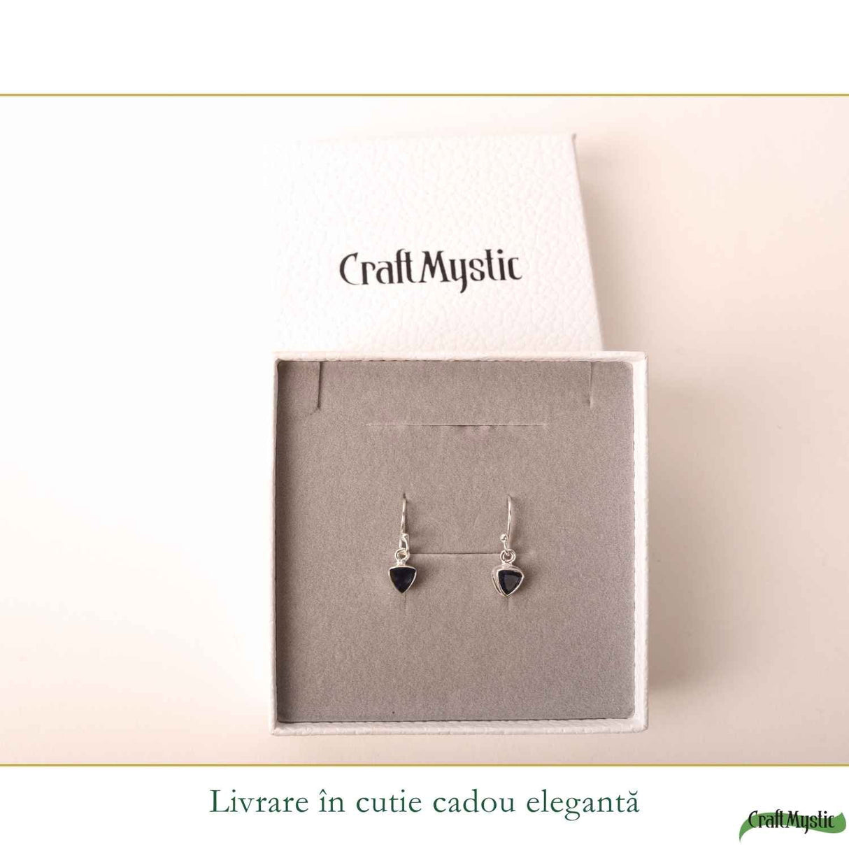 Cercei Argint 925 cu Iolit Fatetat Triunghi – Intuitie si Claritate Interioara