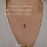 Colier Argint 925 cu Peridot Cruce – Echilibru si Energie Pozitiva
