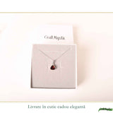 Colier Argint 925 cu Granat Triunghi – Putere si Echilibru Interior