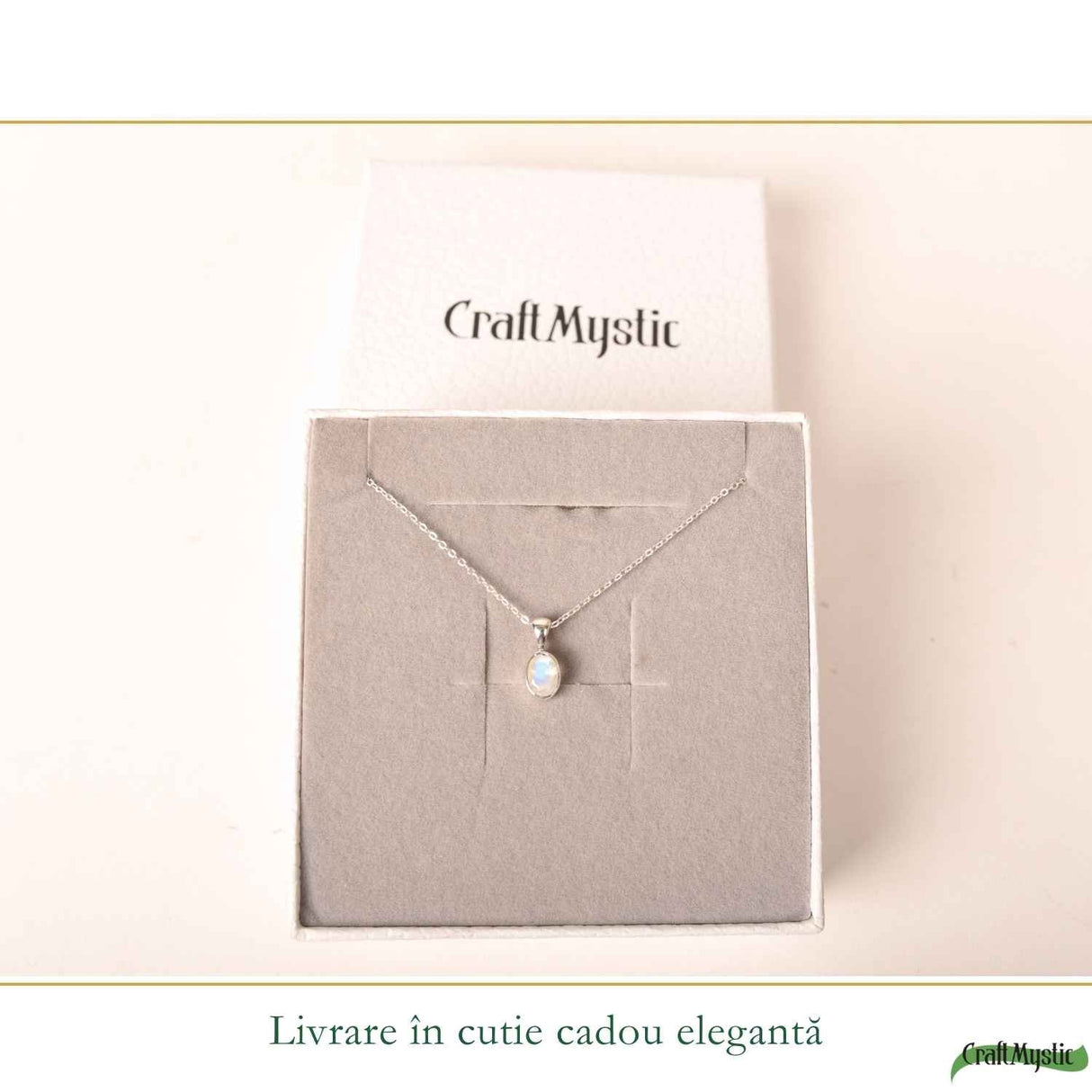 Colier Argint 925 cu Piatra Lunii Oval – Intuitie si Echilibru Interior