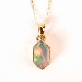 Colier Argint 925 placat cu aur 18K cu Opal Etiopian Fatetat Hexagonal - Protectie, Lumina si Armonie Divina