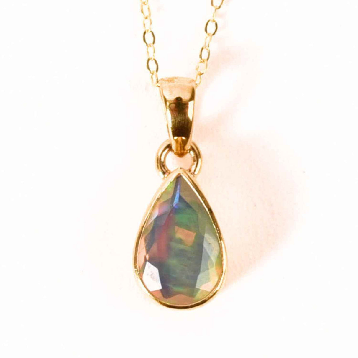 Colier Argint 925 placat cu aur 18K cu Opal Etiopian Fatetat in Forma de Lacrima - Luminile Transformarii Interioare