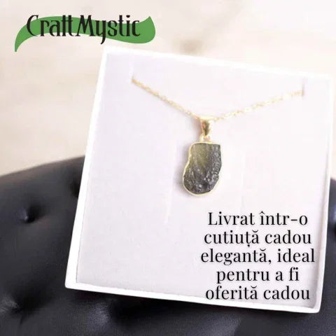 Colier cu lant de inox aurit si pandantiv montura argint 925, placat cu aur 18 k si Moldavit natural, 2.82 gr - Echilibru si trezire spirituala