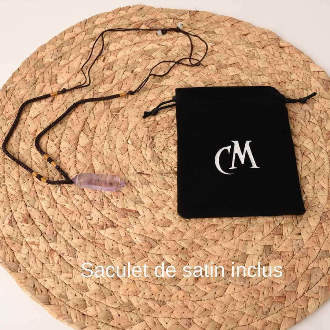 Colier cu cristal vindecator Labradorit 4-5 cm, in forma hexagonala cu dublu varf si saculet satin negru - pentru protectie, vointa si noroc
