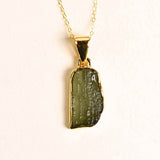Colier Argint 925 placat cu aur 18k cu Moldavit natural brut 2.31 g - talisman de transformare