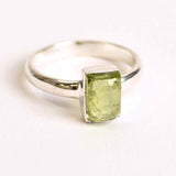Inel argint 925 cu Peridot natural dreptunghiular/patrat - Energie si Prosperitate
