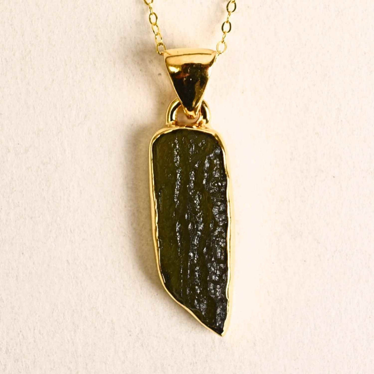 Colier argint 925 placat aur 18k cu Moldavit natural 2.3 gr - talisman de transformare spirituala