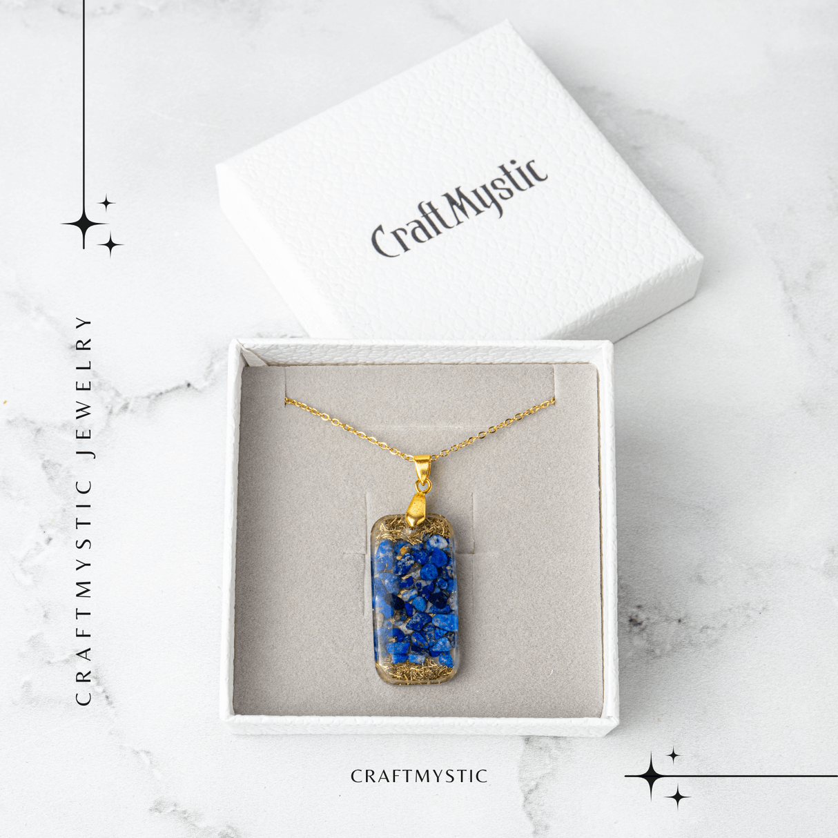 Colier cu Lapis Lazuli si Rasina - Pandantiv Dreptunghiular cu Simbol Sacru Sri Yantra