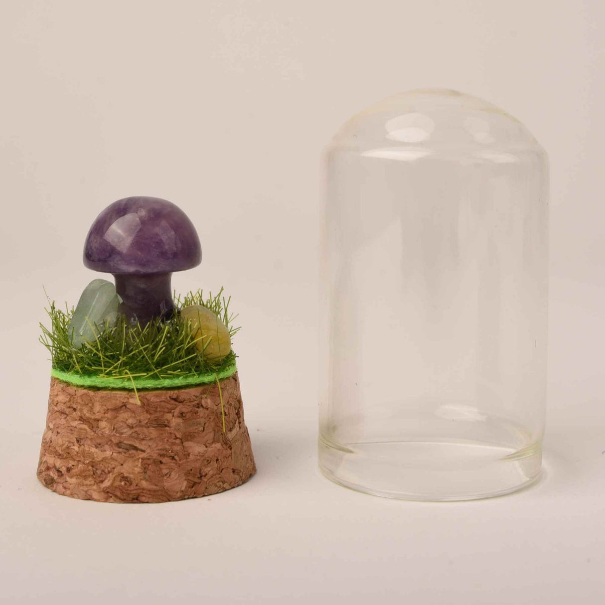 Figurina din piatra naturala semipretioasa Ochi de tigru in forma de ciuperca in mini terrarium 5 cm din sticla