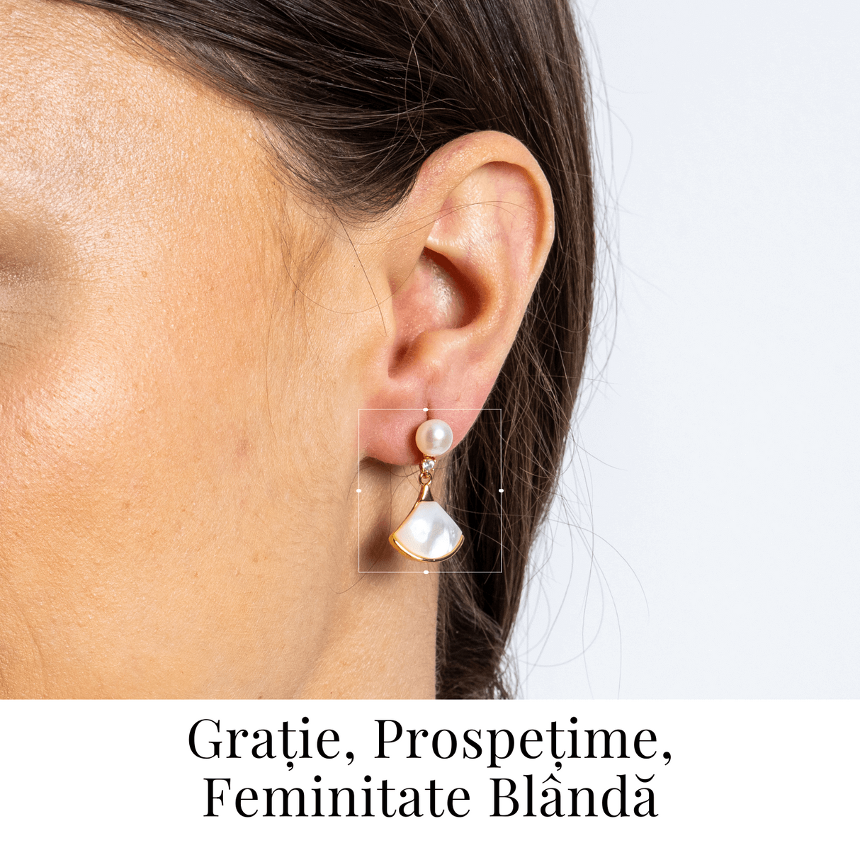 Gratie si prospetime - Cercei cu scoica sculptata si perla de cultura
