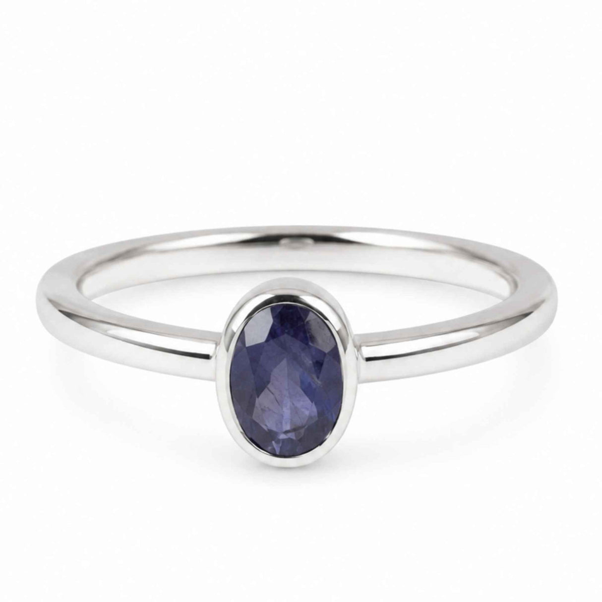 Inel Argint 925 cu Iolit Fatetat Oval – Claritate si Intuitie Feminina