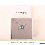 Colier argint 925 cu topaz albastru lacrima – calm si claritate interioara