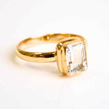 Inel Argint 925 placat cu Aur 18K si Topaz Alb Fatetat - Claritate si Eleganta