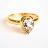 Inel argint 925 placat cu aur 18K cu Topaz Alb fatetat lacrima - Claritate si Lumina Interioara