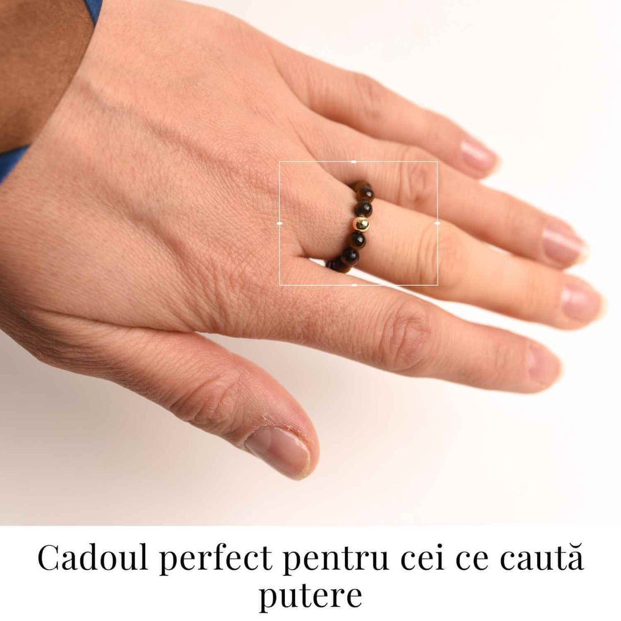 Inel elastic cu biluta aurie si margele 4 mm din pietre naturale
