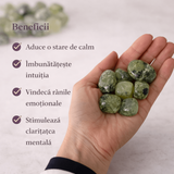 Piatra rulata de Prehnit - O piatra a calmului interior si a claritatii blande