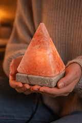 Lampa de Sare din Himalaya Piramidala - Protectie Energetica si Armonie Interioara