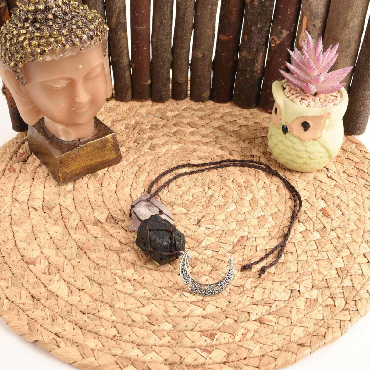 Ornament de agatat cu cristale vindecatoare Ametist si Turmalina Neagra, accesorii sub forma de semiluna si steluta Decor feng shui pentru oglinda masinii, casa si birou