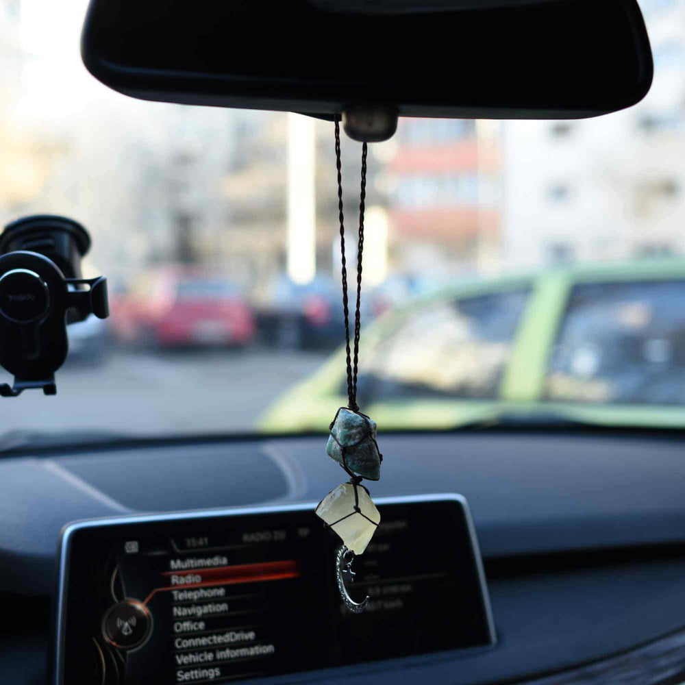 Ornament de agatat cu cristale vindecatoare Ametist si Turmalina Neagra, accesorii sub forma de semiluna si steluta Decor feng shui pentru oglinda masinii, casa si birou