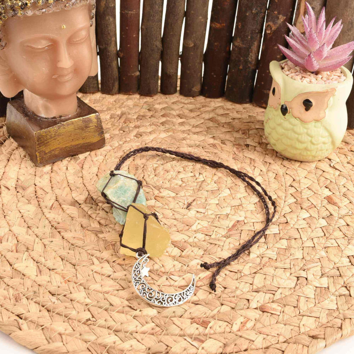 Ornament de agatat cu cristale vindecatoare Ametist si Turmalina Neagra, accesorii sub forma de semiluna si steluta Decor feng shui pentru oglinda masinii, casa si birou