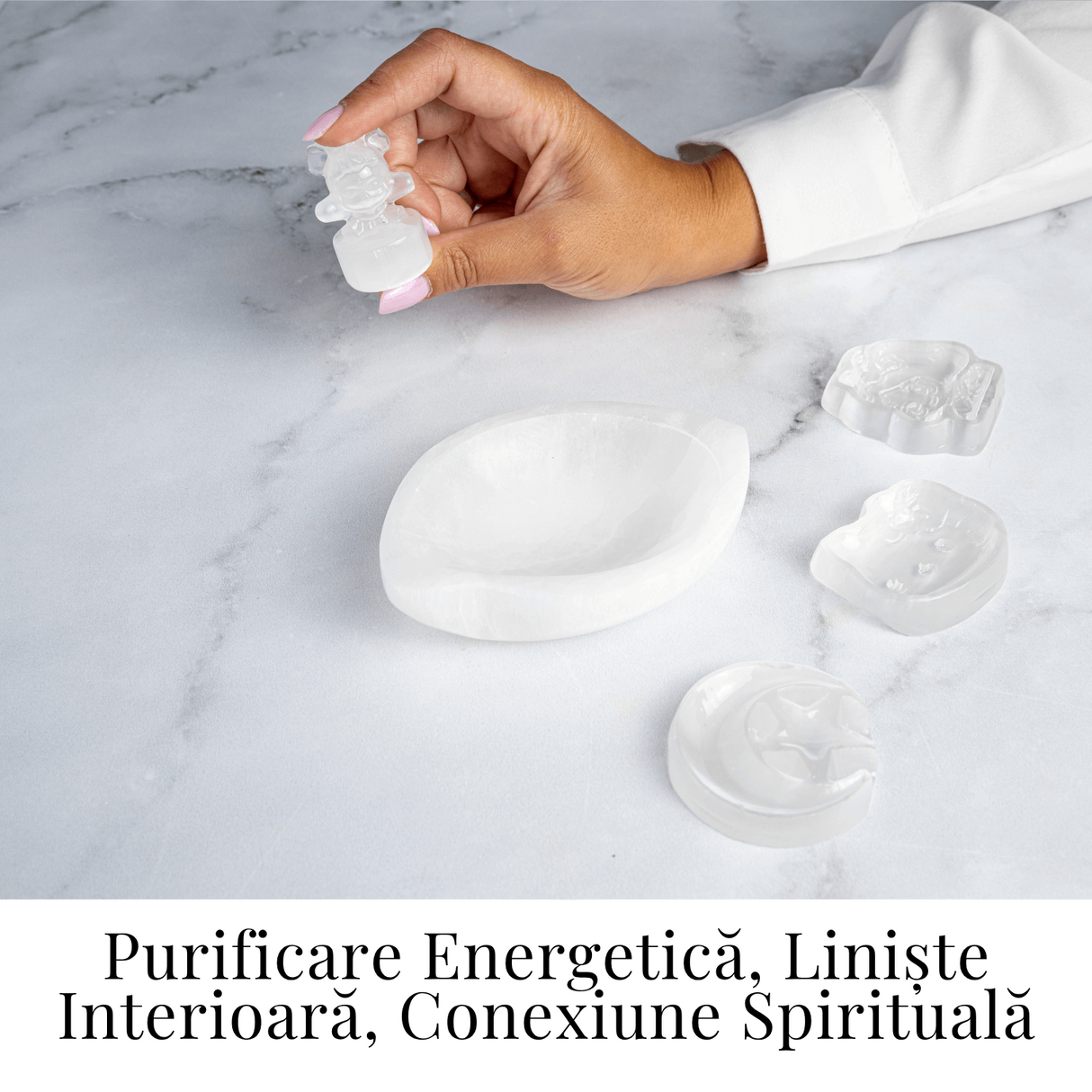 Figurina Fetita din Selenit Natural Marocan cu Suport - Sculptura Decorativa pentru Liniste si Purificare Energetica