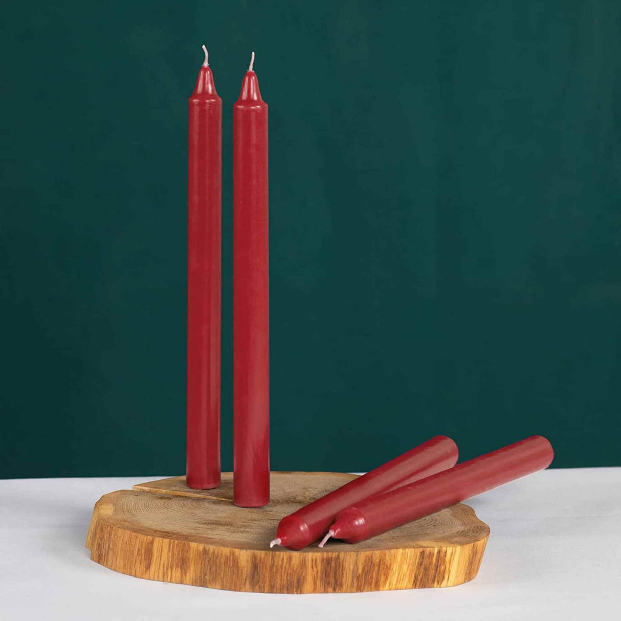 Set 4 Lumanari rosii drepte de 25 cm - Lumanari fara picurare si fara parfum - Perfecte ca lumanari pentru cina, ocazii speciale